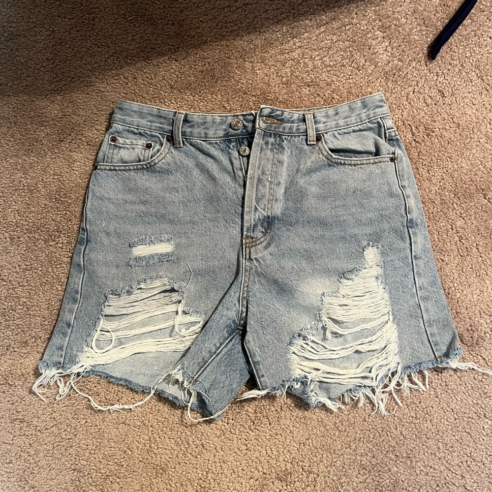 Pink Lilly cut off, distressed, jean short